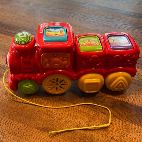 Vtech roll & surprise animal train. - Picture 4 of 4